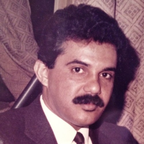 اسأل الله الكريم الغفور الرحيم ان اكون انا ووالدي واحبتي جميعا من رفقاء نبيه محمدا عليه وعلى اله الصلاة و السلام في الجنه. كويتي . حر واحب الأحرار في كل مكان