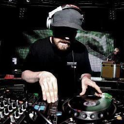 satronica's profile picture. Satronica FTW! ;)