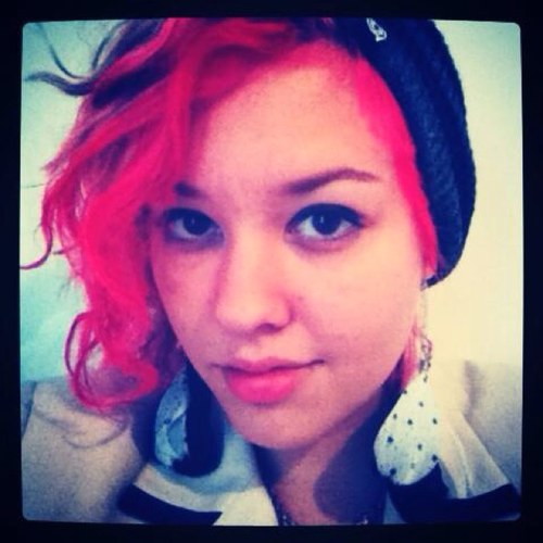 im 16. trying to stay happy in a crazy world. im single. elephants are my favorite lol sooo yeah:)