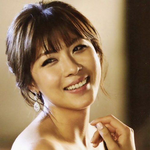 韓国女優ハ・ジウォンさんを応援しています。