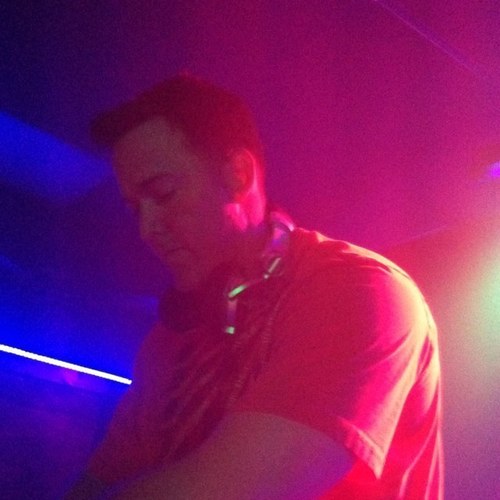 DJ Rodd Sim artist, producer, remixer, label head and A&R http://t.co/KkSwTWAD8R http://t.co/GxSFHQHSPu