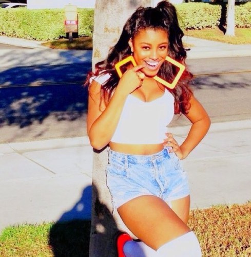 The Sweetest Thug. & she Sings ..❤. & Download my Mix Tape Girlfriends Nightmare Now at http://t.co/2pTyUbfZ