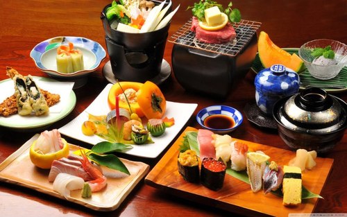 Dining Table is all about new, easy and healthy recipes, food pictures and anything interesting about food and dining.