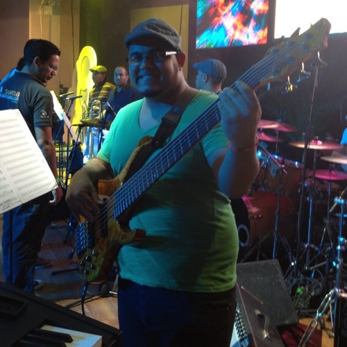 VENEZUELA, MUSICIAN PRODUCER - BASS PLAYER - ARRANGER, SOUND ENGINEER. AES MEMBER, PANA DE LOS PANAS!!!