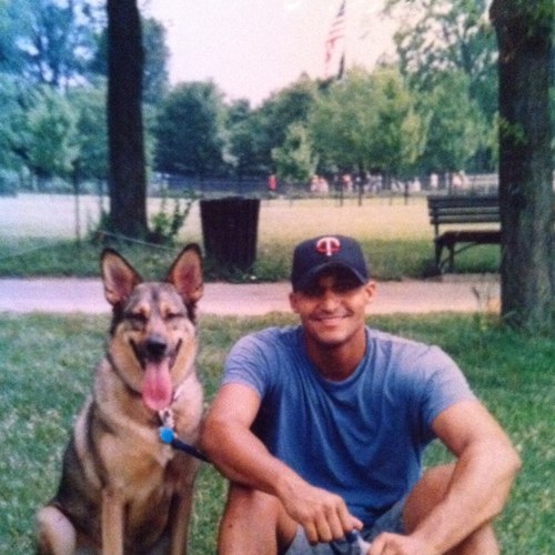 Fmr NFL & NBA beat writer for KC Star, Wash Post. Proud St.Olaf football alum. Reader. Animal advocate. Runner. Hoop/Tennis junkie. Formerly @ivancartercsn