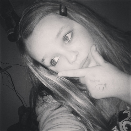 _KayleighXxXx's profile picture. Super Veel love Voor me Dinnies @bananenzoe & @iilovebirdgirl .Jarighhhhh !.het is12~12~12 en me ouders zijn getrouwd  tis een super dag vndaag  3