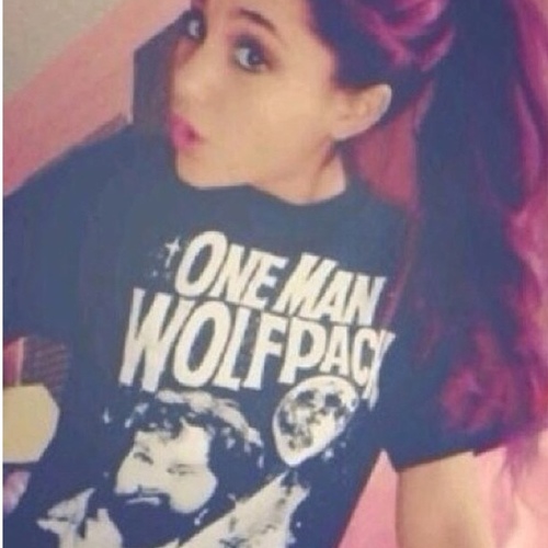 darlingfraud's profile picture. 