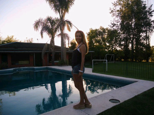 carlietejedab's profile picture. Love, live, peace