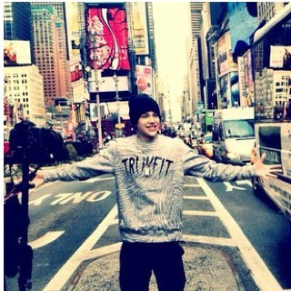 Only here to make my IDOL @austinmahone Smile because he's the reason behind MINE MAHOMIE FOREVER AND HERE TO STAY