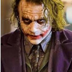 .. Não se iluda com sorrisos , o CORINGA mata rindo! =P' *-* 
 Obs: Me seguiu? Vou te seguir! :*