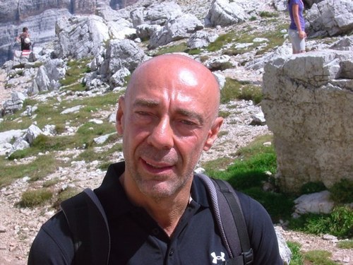 Triumph, Jeep Wrangler, bike (Salsa, Surly, Niner), Cortina d'Ampezzo & mountains... My passions. Cancer & ostomy... My damnations...