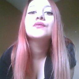 BucknerKadin's profile picture. kırmızı saçlıklı kadın diyolla.her iki kişiden biri değilim.sonra da hazal niye höbölöy, hazal niye şörölöy.