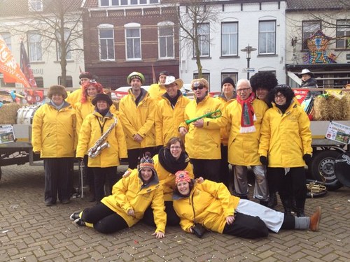 Hutseklutsers's profile picture. gezellige dweilband van de Leur