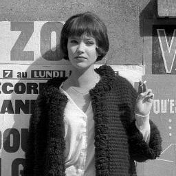 Jean-Luc Godard filmleri hastası bi sinema öğrencisi :)