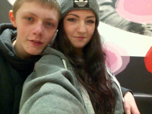 follow me and I'll follow back xx 29D09160-add my pin!