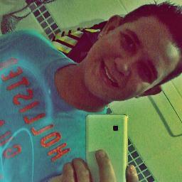 Eu tenho 14 anos, curto sertanejo e sou Luanático *-*! Se não gosta não perca seu tempo vindo me encher ! Quer saber mais segue ? ;))
