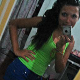 Sou muito carinhosa,amiga,Legal,xata com quem merece,humilde,de boa com a vida,brincalhona,grito de mais,meiga,gosto mt de conversar,lerda,chorona,Vida loka =)