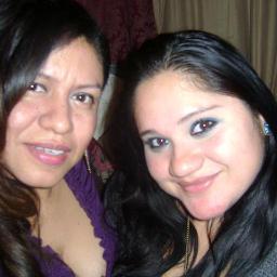 Joven y Dama de Kza esperando bb..