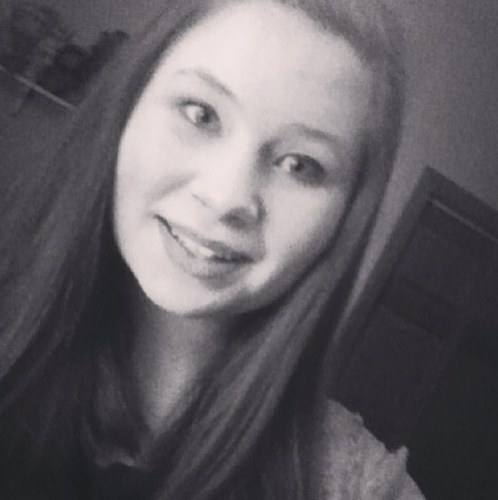 Hi! I'm Annie. I love music! I've learned to never pretend to be anyone that you're not, those who matter will accept you for who you are :)