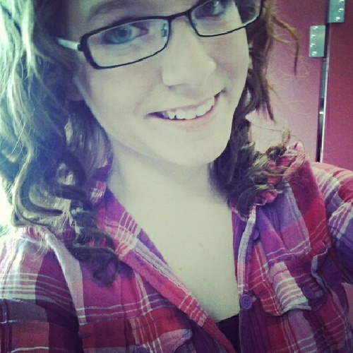 My name is Katelynn, I am a Freshman at RCHS, I am 14 years youngg, I am currently single, & I am only a bitch if I need to be, WELCOME TO MY TWITTER (: