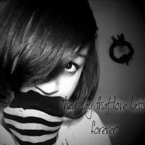 hi!!!!! i love anime and manga, married to kyo sohma, in love with music, drawing is my passion, and i wuv CATS!!! 3