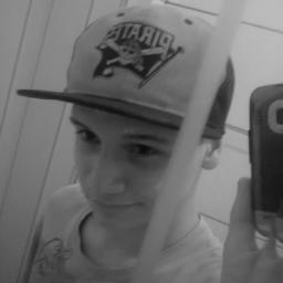 Bio Pra Que ? Ninguém Vai Ler -'- Então...Sou Chato,Engraçado,Safado,3:D,Irritante,Feioo,Eclético,Hétero,Solteiroooo:S