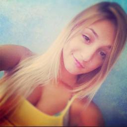 Fc dedicado a vi,ela é linda e eu amo ela demais ... esse é um pequeno gesto pra demonstrar meu amor por ela ♡ princesa te amo.. @vitoriasoaress