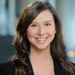Digital journalist, social media editor @BloombergView,  @MedillSchool grad