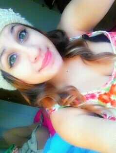 lesly ; 16 ; junior ; jerseey . :*