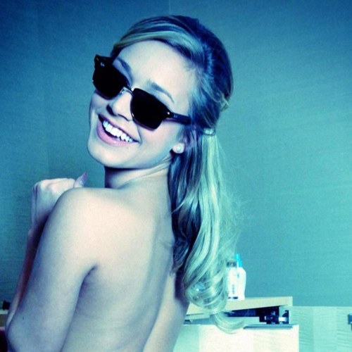 Adult model & film star. 18. Amazon: http://t.co/BHwnLK0t