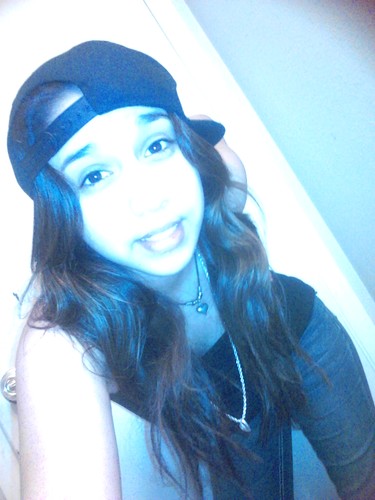 tha names Nikkii , follow me n ill follow back ^.^