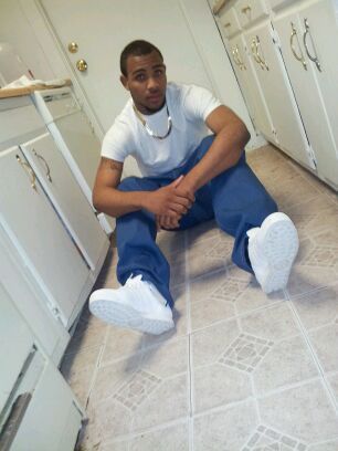 #YNIC AllenDale 4's Up ! go follow my my big bro @_SMGoinSupa
