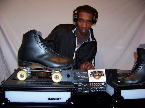 djhighrise's profile picture. Paramedic by day. DJ Highrise at night.