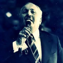 ''Bizler ki bu dünyanın ebed yolcuları,İslam'la ıslah olan siyonist avcıları...''