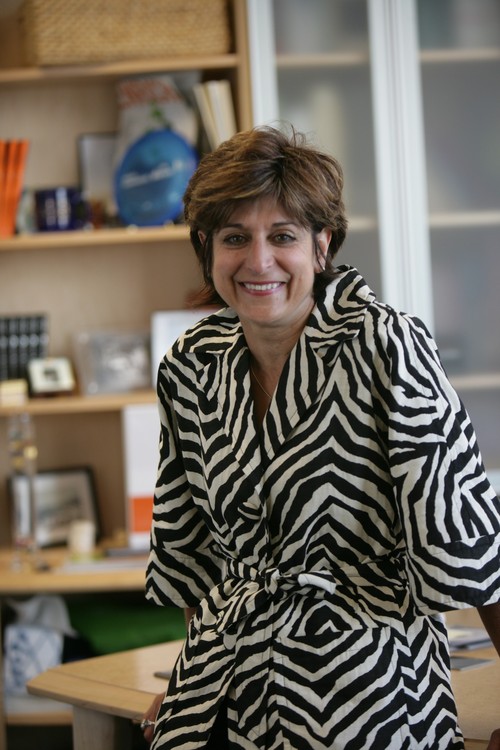 debcantu's profile picture. working woman, advertiser, designer, and allot of fun