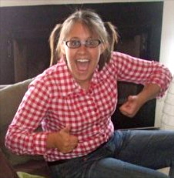 Campaign 2012 road warrior-turned- @CBSNews @CBSPolitics producer. Fan of many things, but most of all, animals in clothes.