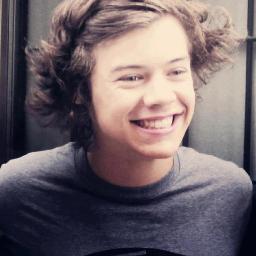 One Direction benim herşeyim.Kristen Stewart idolüm.Ed Sheeran.Johnny Deep&Helena Bonham Carter.Larry Stylinson. http://t.co/dLkvQC8y