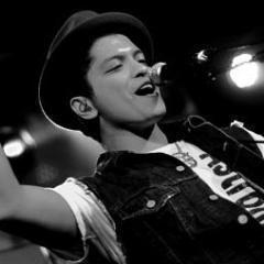 Ser fã é legal, mas ser hooligan e essencial, viver sem Bruno e tipo viver, sem ar, minha vida é vcê e sempre será @BrunoMars ... @TudoClaudinha te amo muito!!