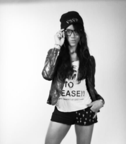 Singer/Songwriter with a fresh blend of Pop & R&B!!! For bookings & enquiries email : banusance@chunkyfox.com