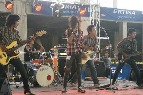#paramorenesia from palembang (tom, bols, dita, nces, derry) | cp: 087897206210 @teeThomzz | #parawhore @paramorePLG