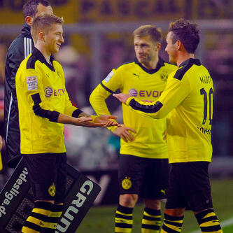 كل ما يتعلق بنادي بوروسيا دورتموند تجونه هنا .. اتشرف بمتابعتكم ♥