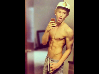 Mas que adicta a Cody! I love so much @CodySimpson Follow me