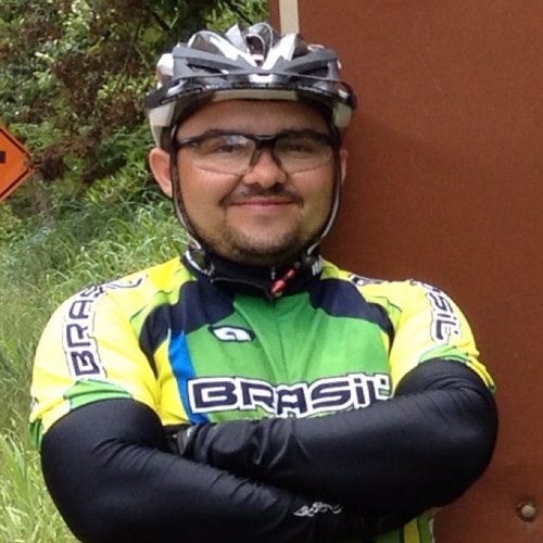 Filho de Val, Marido de Carol, pai de Marina e Alice. Aventureiro (bike, trilha á pé, rappel...) Estudante de Biologia. Abençoado por Deus!!