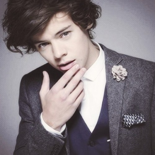 @gracieelue is the straw to my berry.∞ uh i really enjoy lana del rey and liam payne waiting for that liam follow :-(