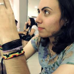 Pareço legal, mas sou legal mesmo porra, me ame, haha. Não me siga, vai ser pior para você, estou avisando! HAHAHA' aviso importante, sou da Gabriela :3