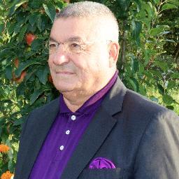 Bedel 
Iki Dünyali Hayat Kitabın
Yazarı