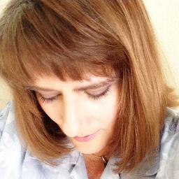 Author of Mythe: A Fairy Tale, graphic designer, wife, mom, beagle owner  ||  http://t.co/SjHSg4M0vV