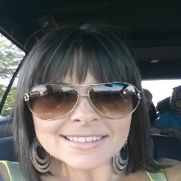 leahlindstrom's profile picture. 