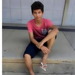 Nome : Álvaro de Castro Costa 
Idade : 15
Signo : Aquario
 Danço FS , faço videos no youtube e pra saber mais , é só seguir ;3