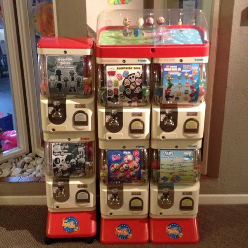 AF Vending, suppliers of toy vending machines in Lancashire. Good commission's rates paid, no electric required. Various size machines to suit all types ofspace